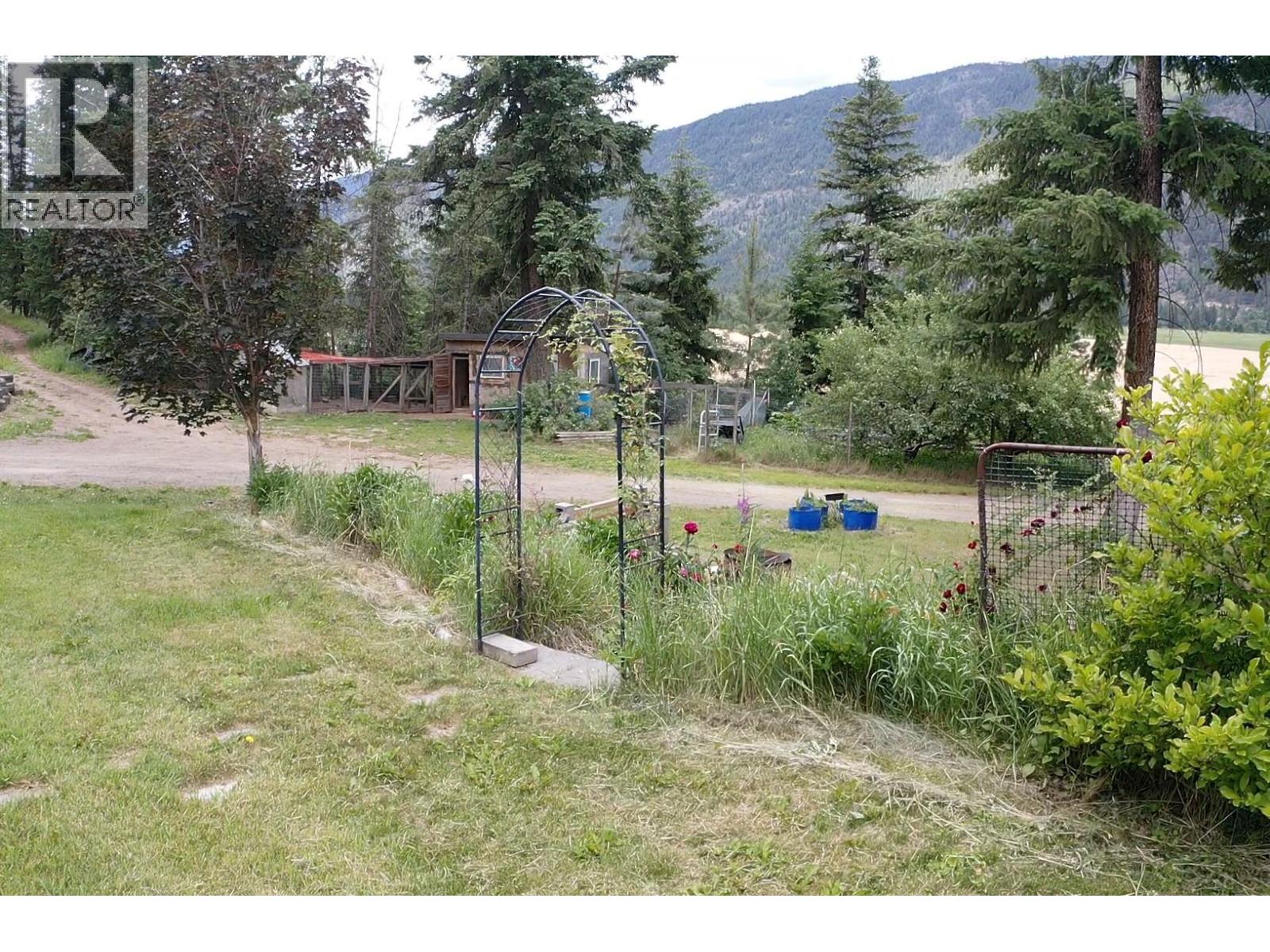 1120 Yellowhead Highway S