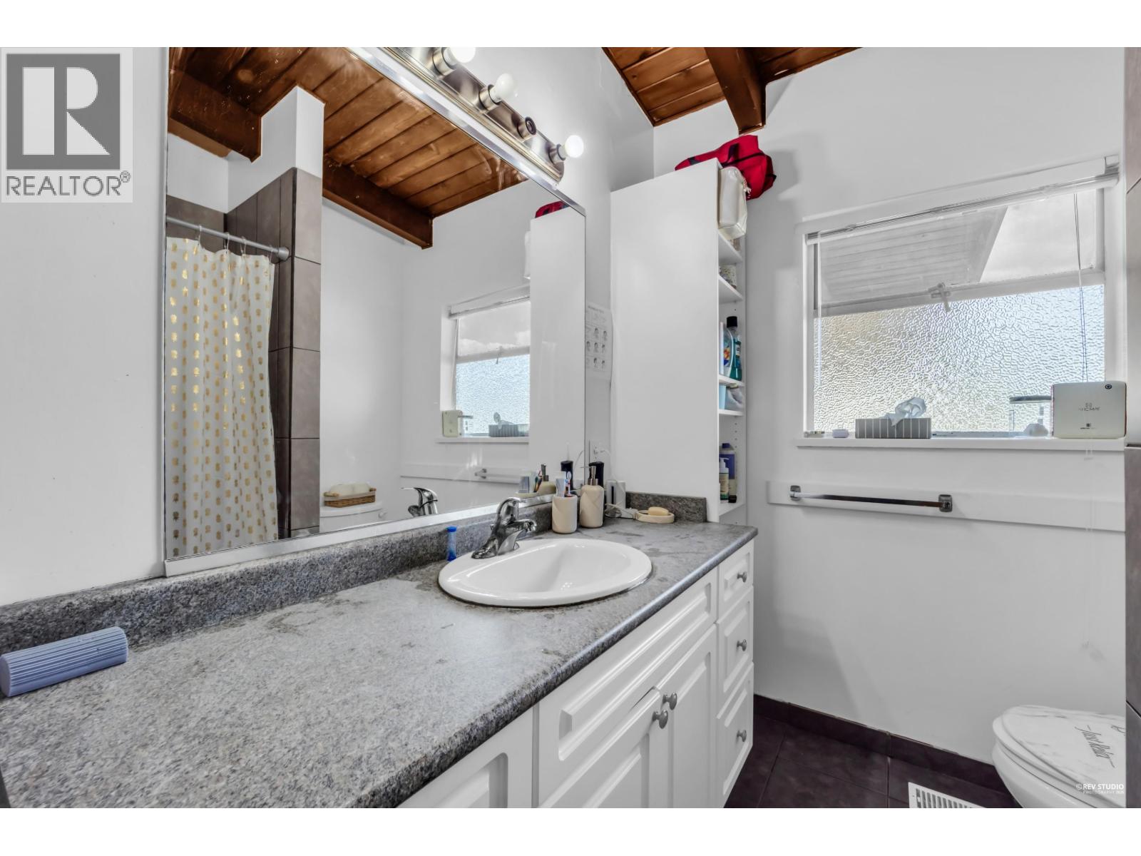 7750 15th Avenue, Burnaby, British Columbia  V3N 1W5 - Photo 11 - R3133821