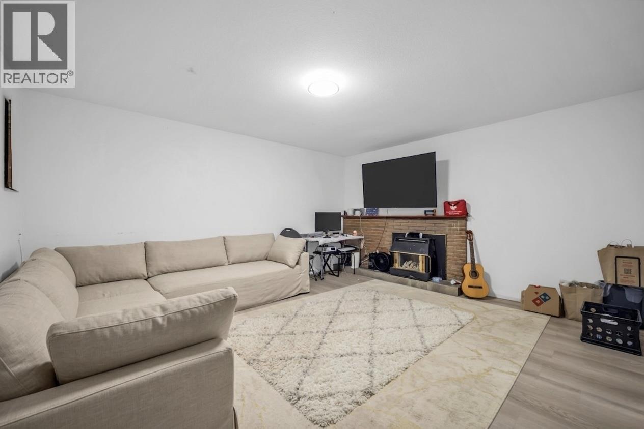 7750 15th Avenue, Burnaby, British Columbia  V3N 1W5 - Photo 14 - R3133821