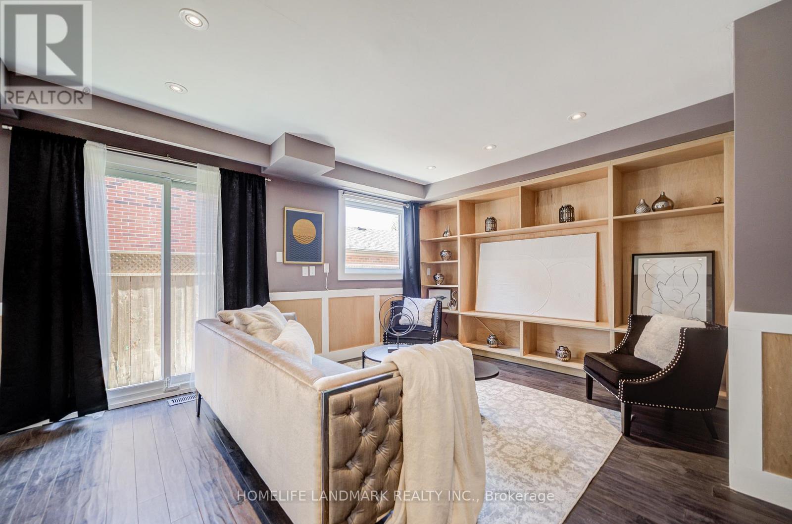 1608 Sherwood Forrest Circle, Mississauga, Ontario  L5K 2G7 - Photo 12 - W13418032
