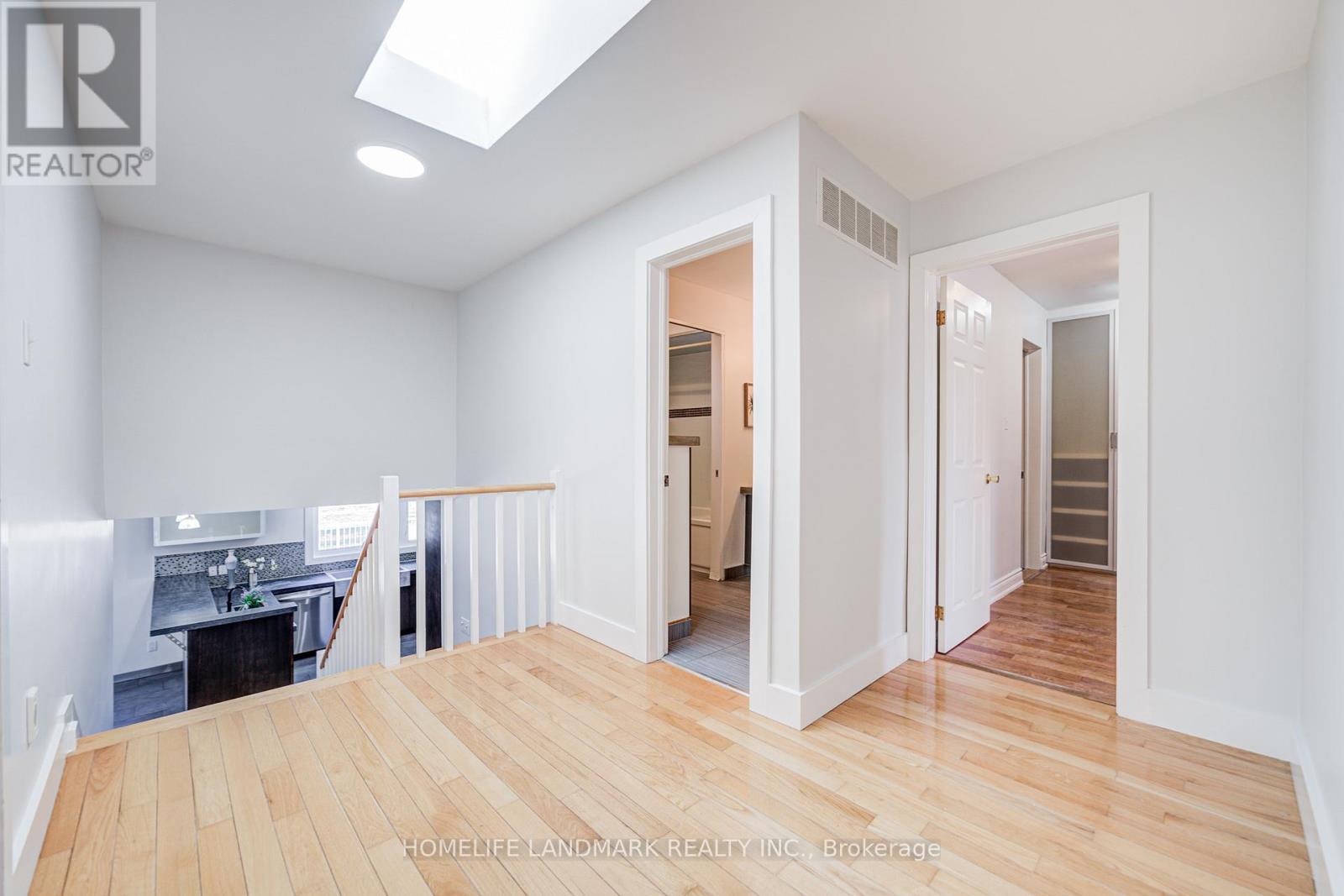 1608 Sherwood Forrest Circle, Mississauga, Ontario  L5K 2G7 - Photo 21 - W13418032