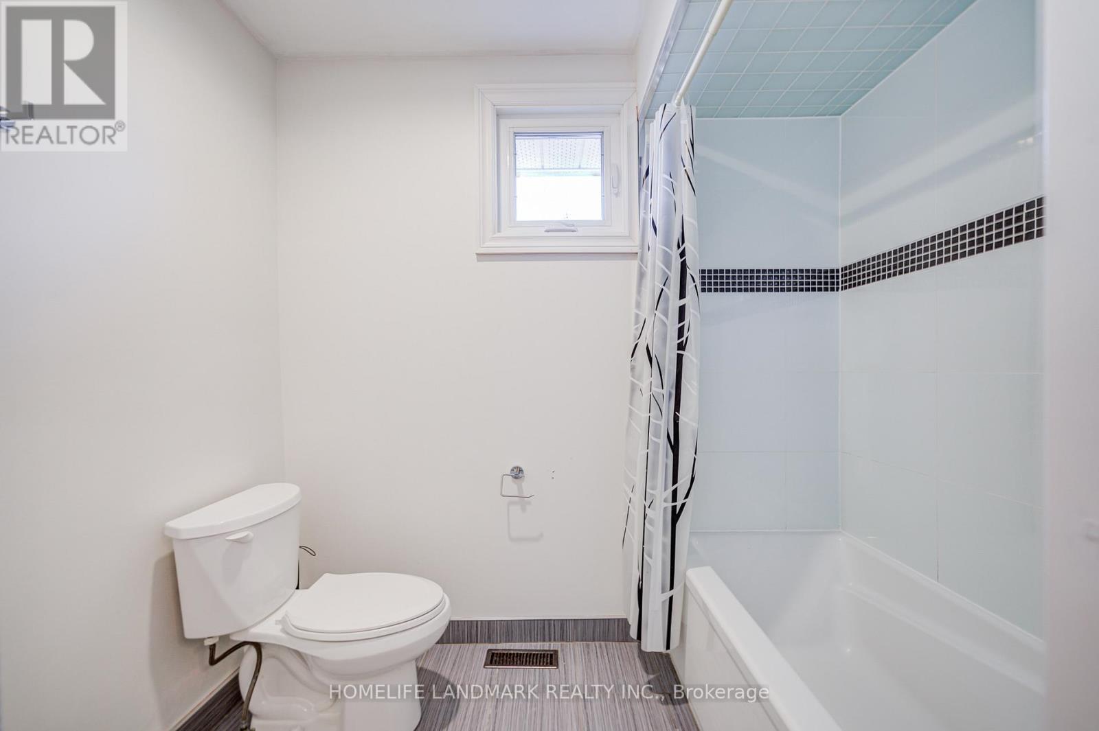 1608 Sherwood Forrest Circle, Mississauga, Ontario  L5K 2G7 - Photo 23 - W13418032