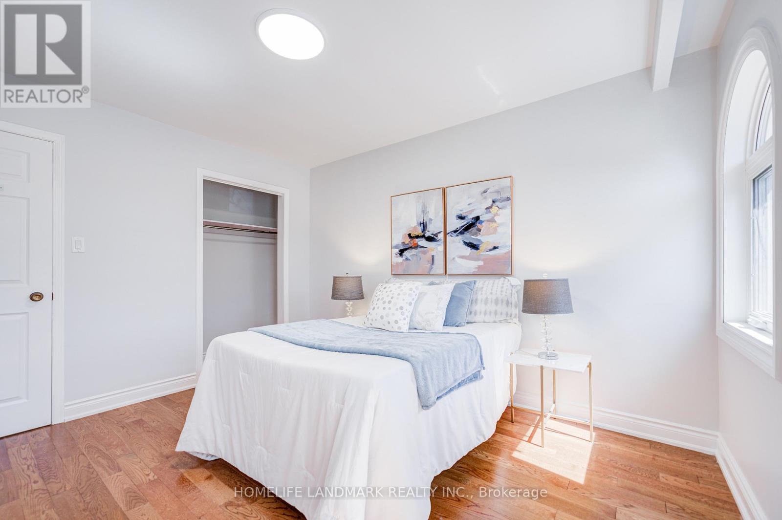 1608 Sherwood Forrest Circle, Mississauga, Ontario  L5K 2G7 - Photo 33 - W13418032