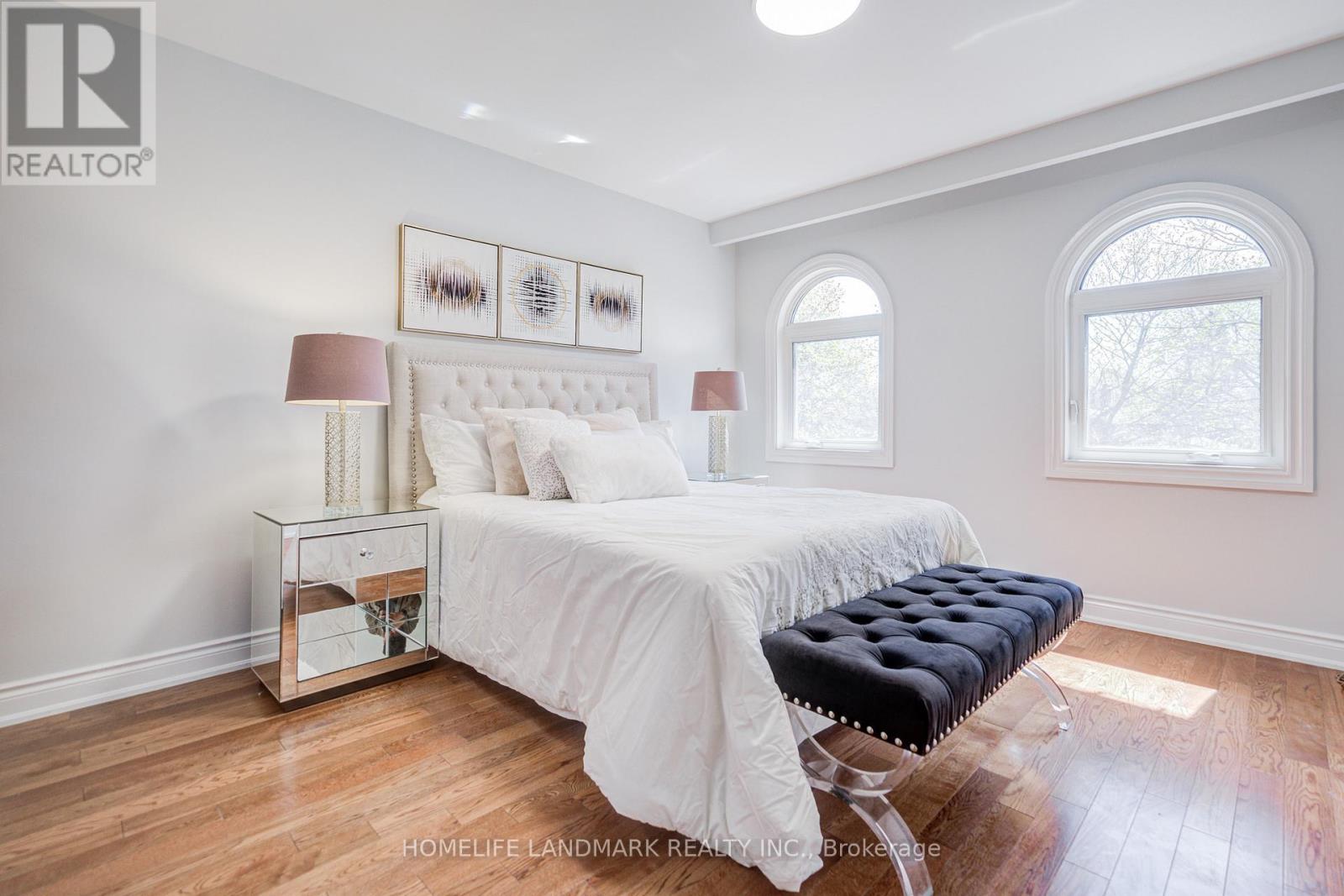 1608 Sherwood Forrest Circle, Mississauga, Ontario  L5K 2G7 - Photo 34 - W13418032