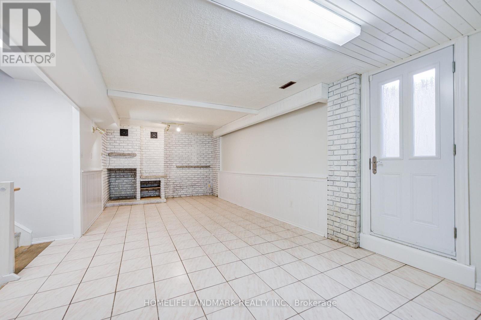 1608 Sherwood Forrest Circle, Mississauga, Ontario  L5K 2G7 - Photo 40 - W13418032