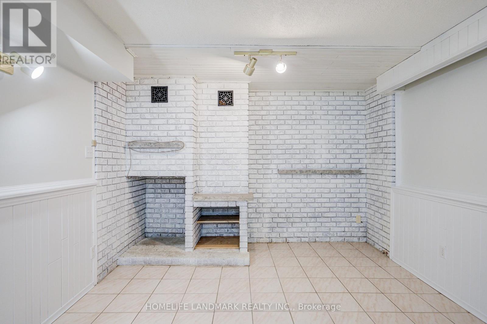 1608 Sherwood Forrest Circle, Mississauga, Ontario  L5K 2G7 - Photo 43 - W13418032