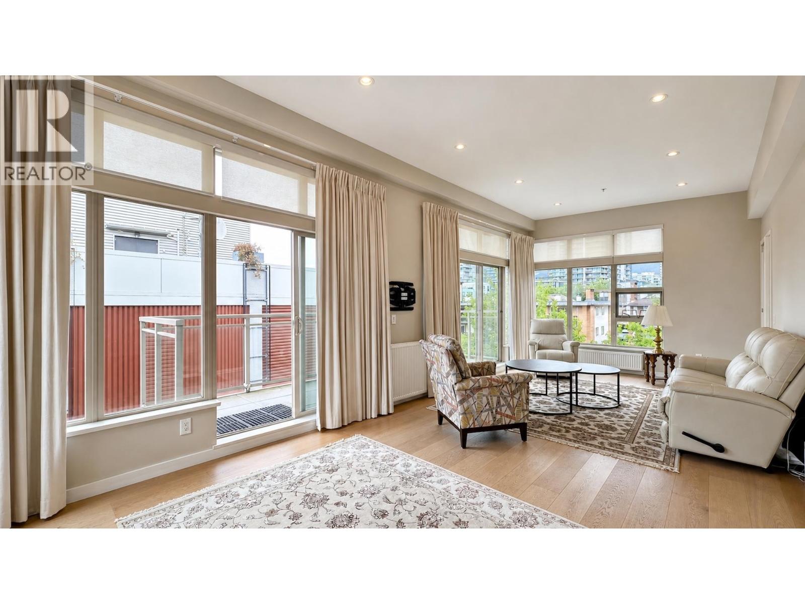Ph2 1033 St. Georges Avenue, North Vancouver, British Columbia  V7L 3H5 - Photo 3 - R3132531