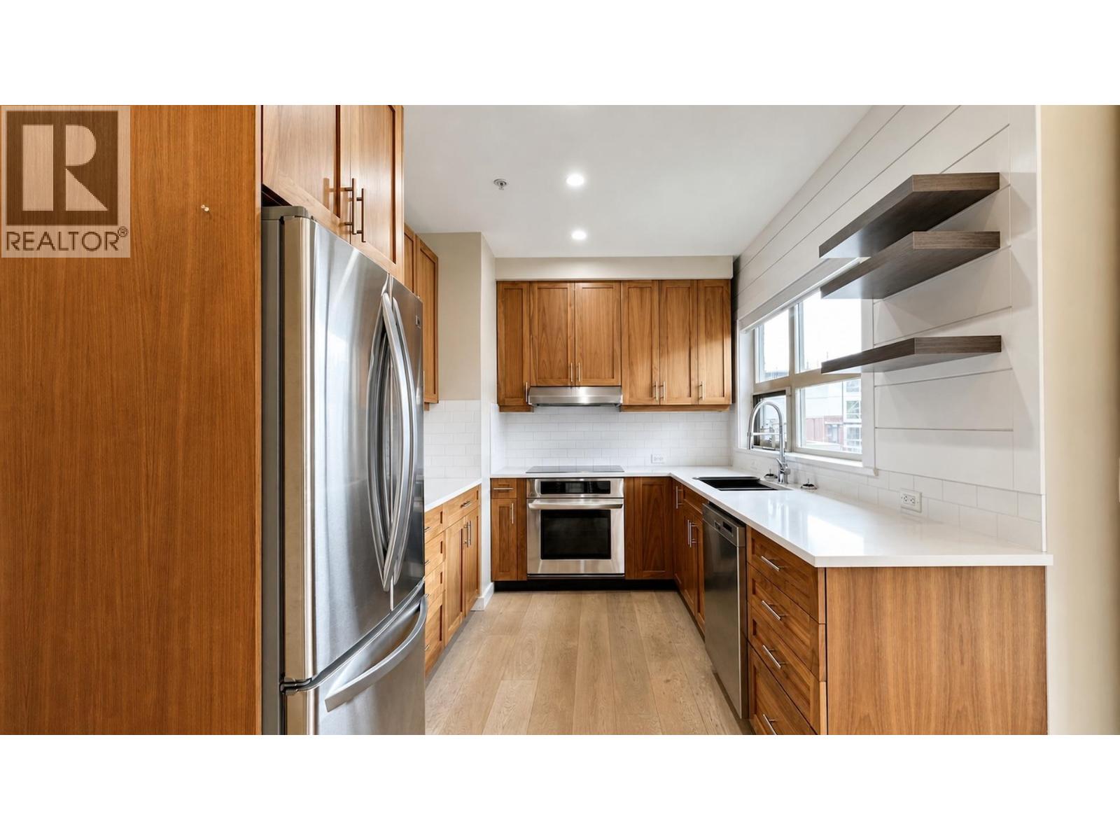 Ph2 1033 St. Georges Avenue, North Vancouver, British Columbia  V7L 3H5 - Photo 6 - R3132531
