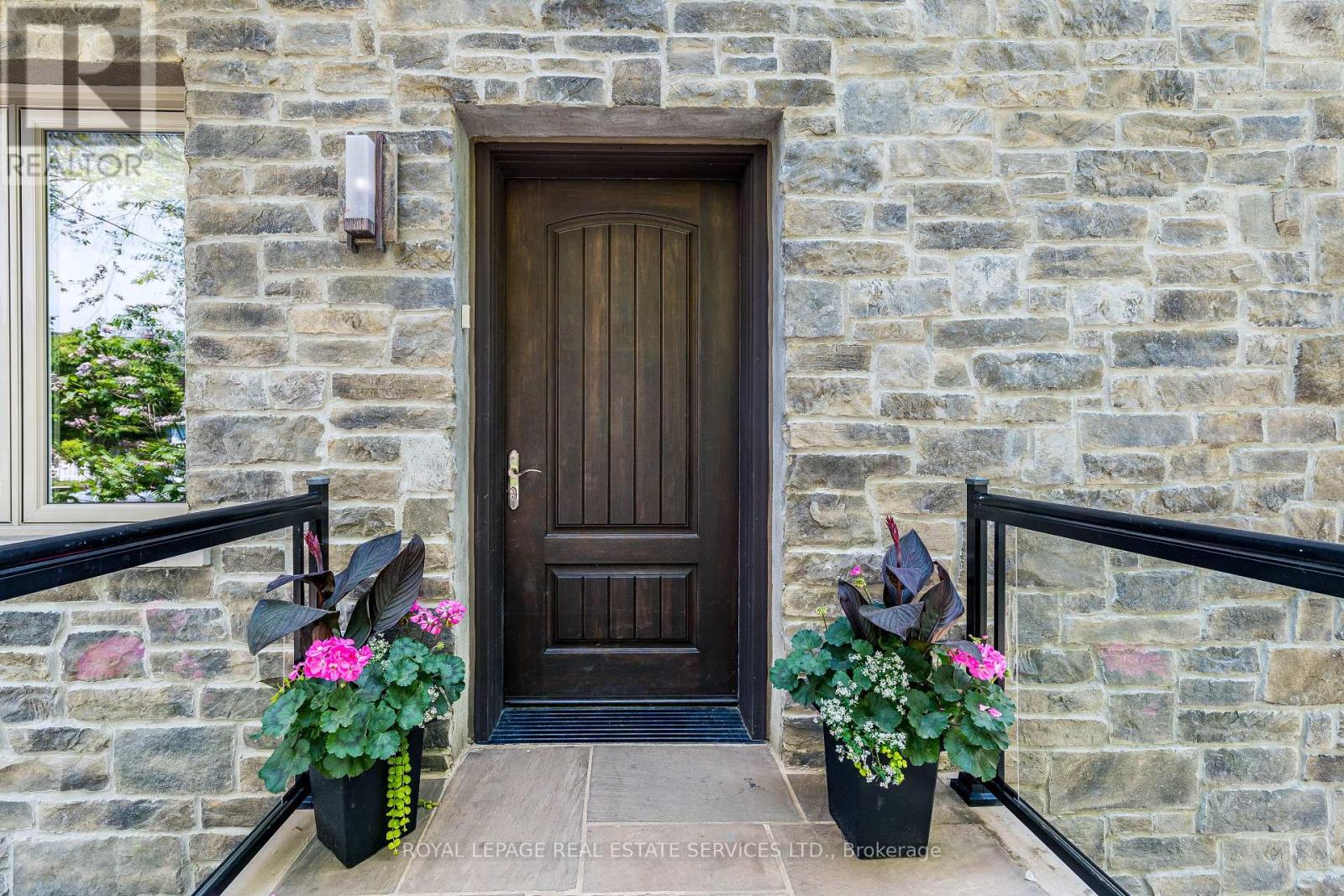 31 James Street, Toronto, Ontario M8W 1L1 - Photo 3 - W13416174