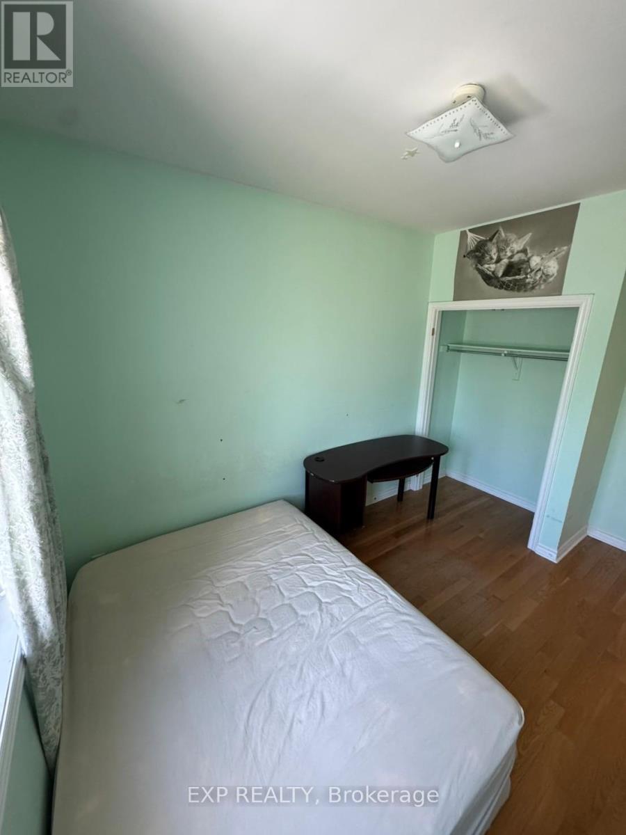 Upper Room 1 - 123 Steeles Avenue E, Toronto, Ontario  M2M 3Y5 - Photo 3 - C13418082