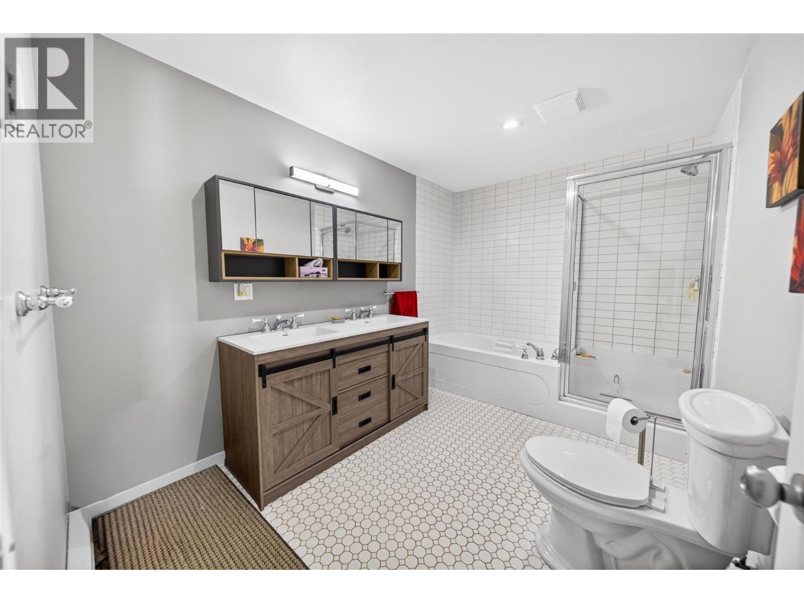 12811 3a Highway, Boswell, British Columbia V0B 1A4 - Photo 11 - 10390419