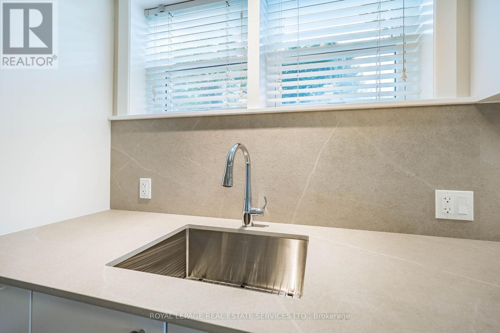 # 1 - 40 Emerald Crescent, Toronto, Ontario  M8V 2B6 - Photo 10 - W13417334