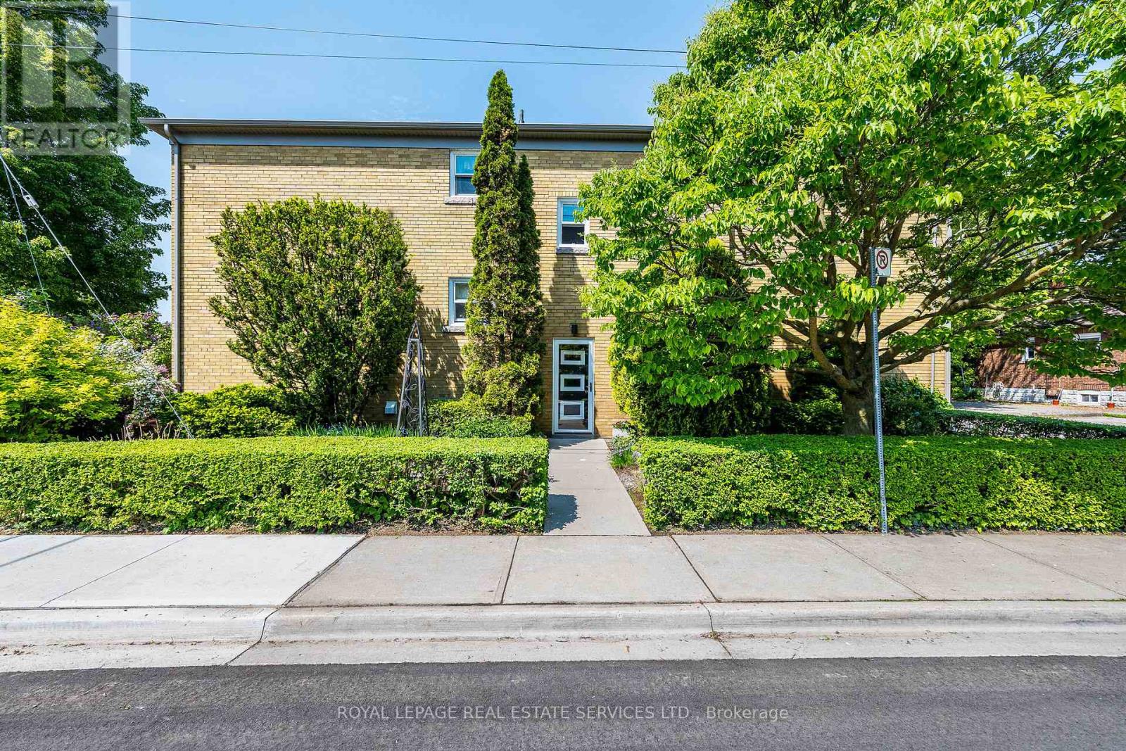 # 1 - 40 Emerald Crescent, Toronto, Ontario  M8V 2B6 - Photo 3 - W13417334