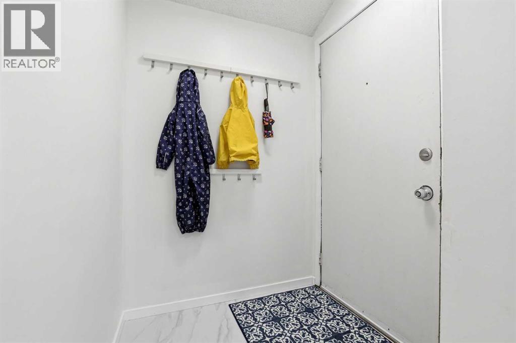 13, 131 Templehill Drive NE, Calgary, Alberta  T1Y 4T1 - Photo 4 - A2316541
