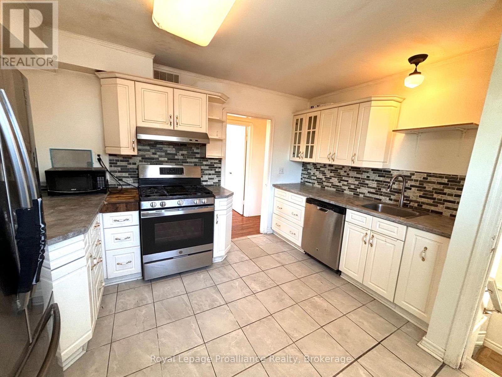 355 Bridge Street E, Belleville, Ontario  K8N 1P7 - Photo 10 - X13418132