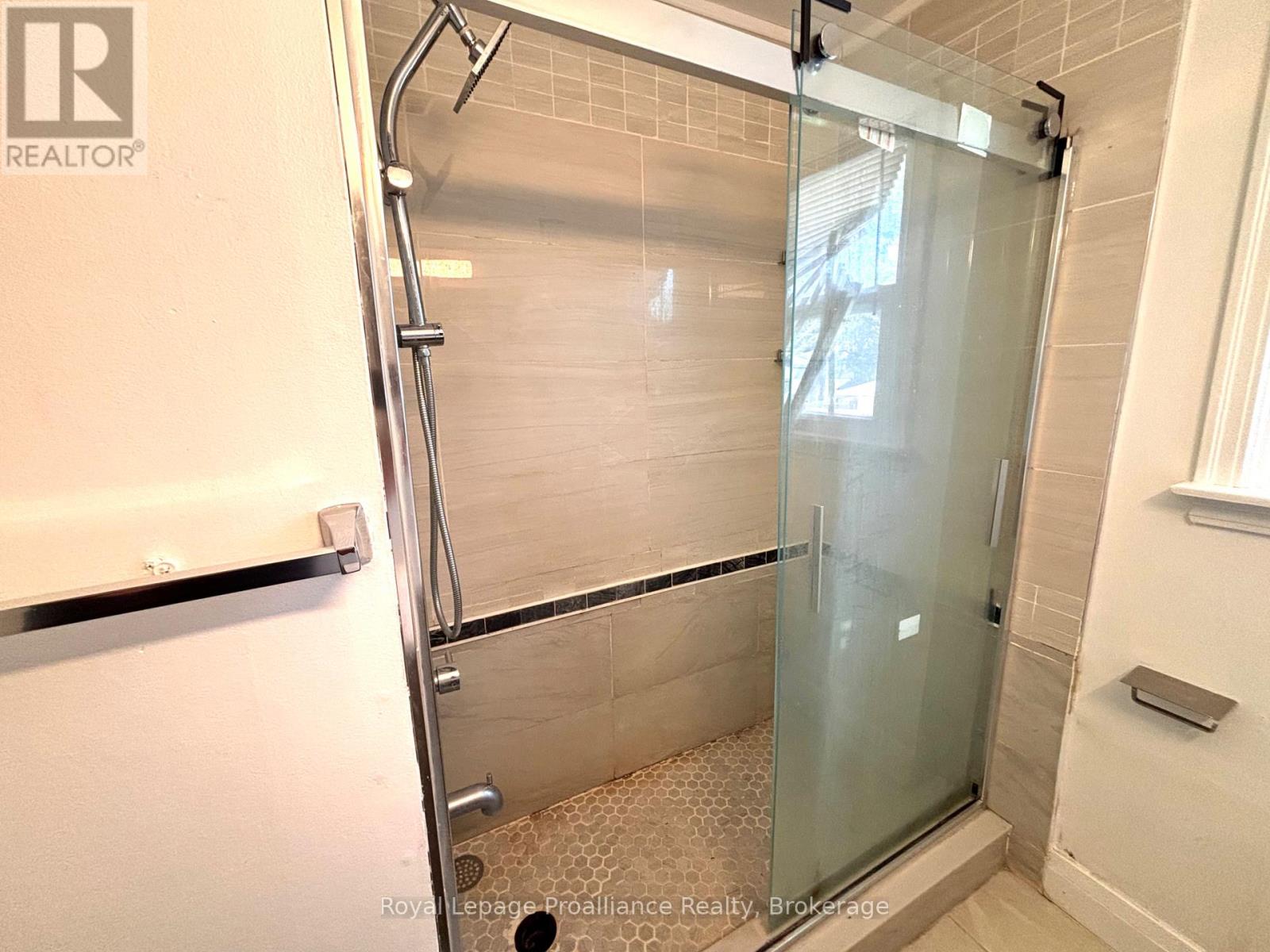 355 Bridge Street E, Belleville, Ontario  K8N 1P7 - Photo 17 - X13418132
