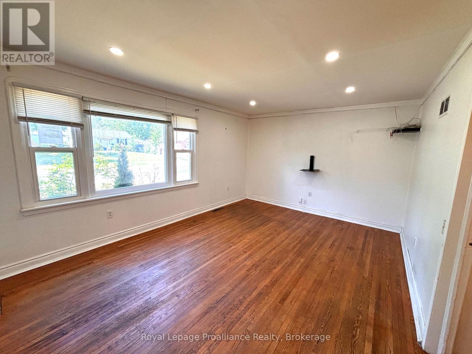 355 Bridge Street E, Belleville, Ontario  K8N 1P7 - Photo 8 - X13418132