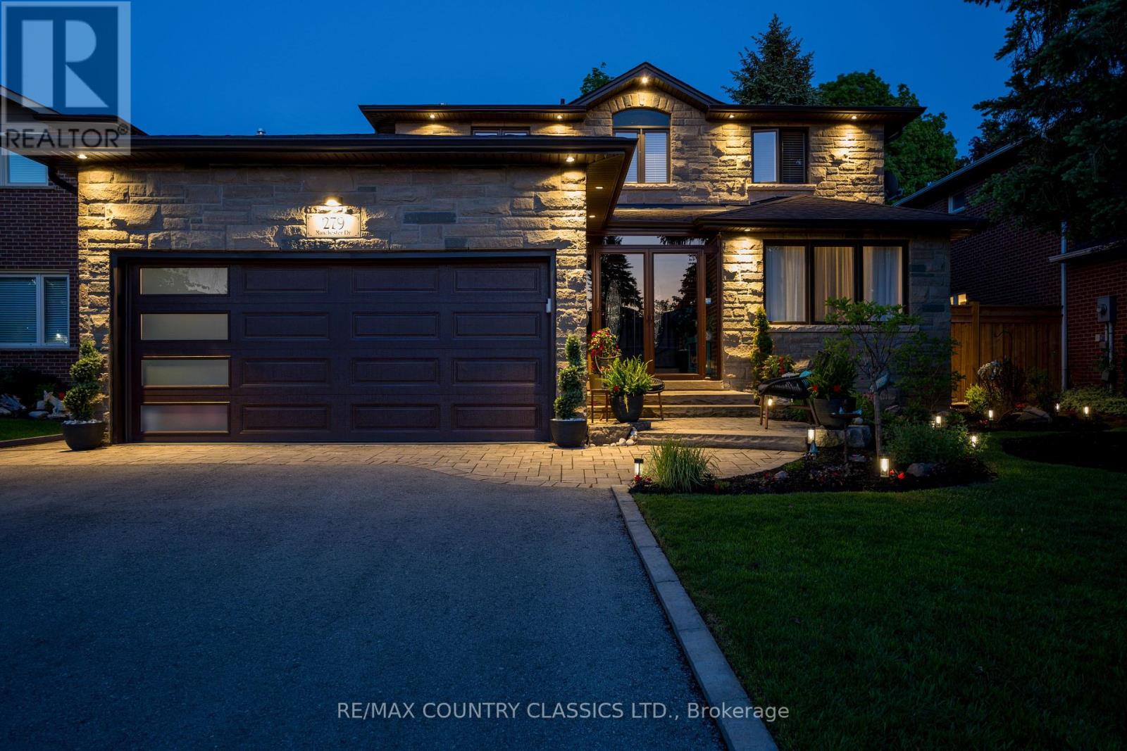 279 MANCHESTER DRIVE, Newmarket, Ontario