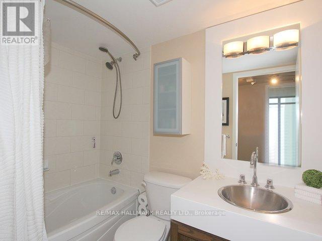 3302 - 81 Navy Wharf Court, Toronto, Ontario  M5V 3S2 - Photo 8 - C13418110