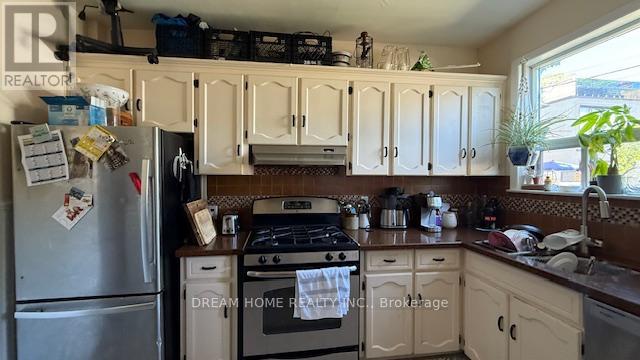364 Harbord Street, Toronto, Ontario  M6G 1H7 - Photo 3 - C13418116