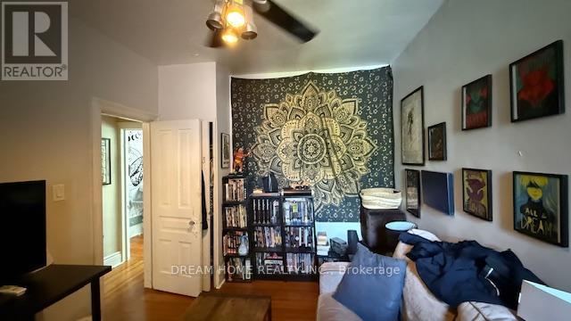 364 Harbord Street, Toronto, Ontario  M6G 1H7 - Photo 8 - C13418116