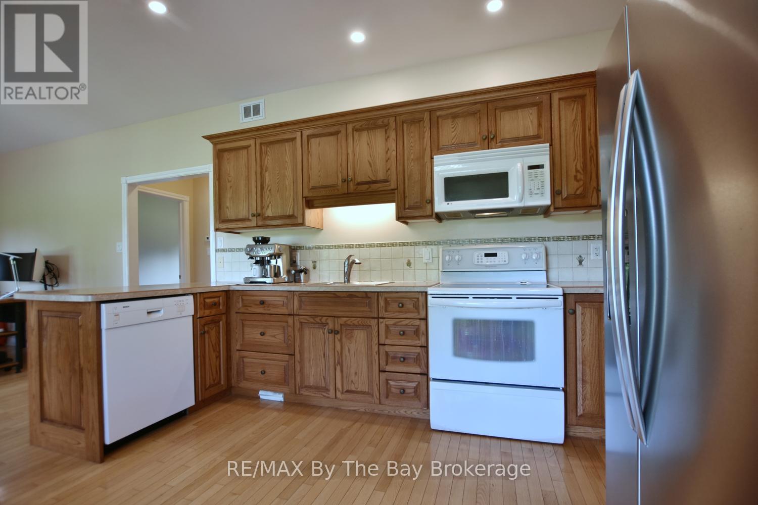 960 Lawson Road, Tiny, Ontario  L0L 1P1 - Photo 18 - S13418112