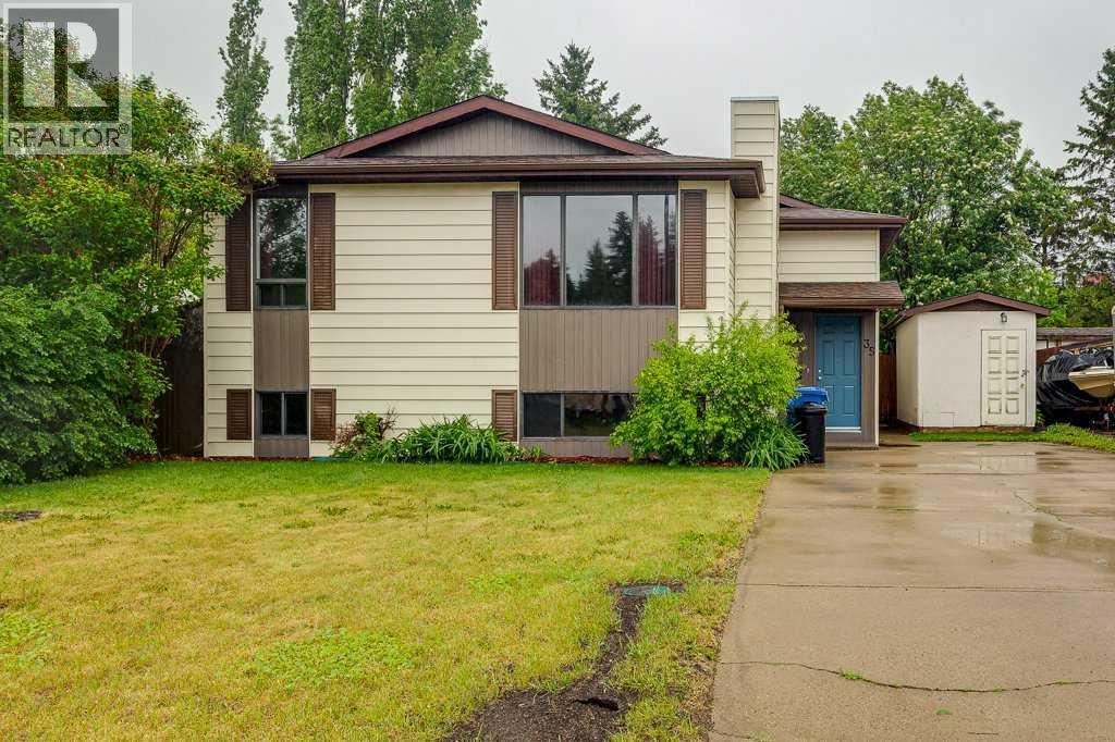 35 Gish Street, Red Deer, Alberta  T4P 2N7 - Photo 1 - A2317454