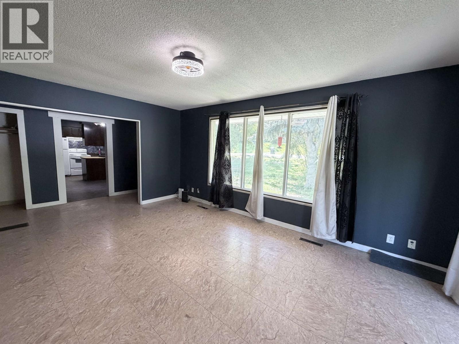 389 6th W Street, Vanderhoof, British Columbia  V0J 3A0 - Photo 9 - R3109449