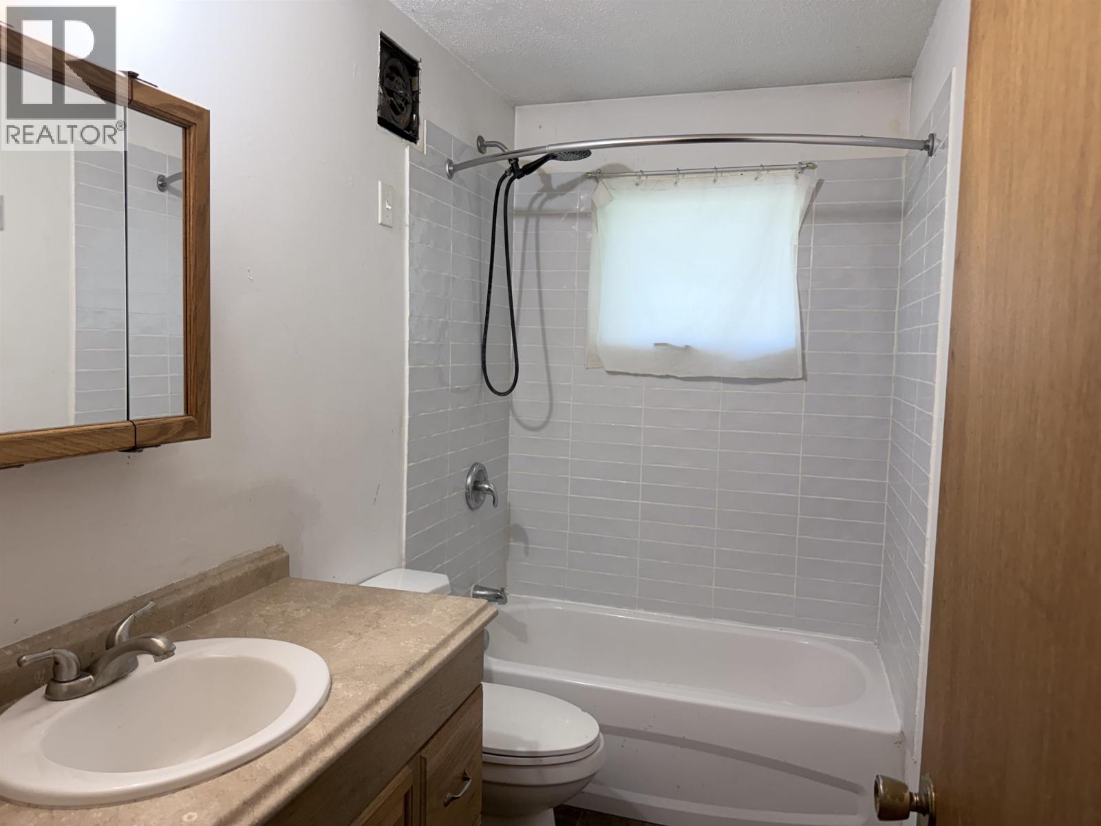389 6th W Street, Vanderhoof, British Columbia  V0J 3A0 - Photo 11 - R3109449
