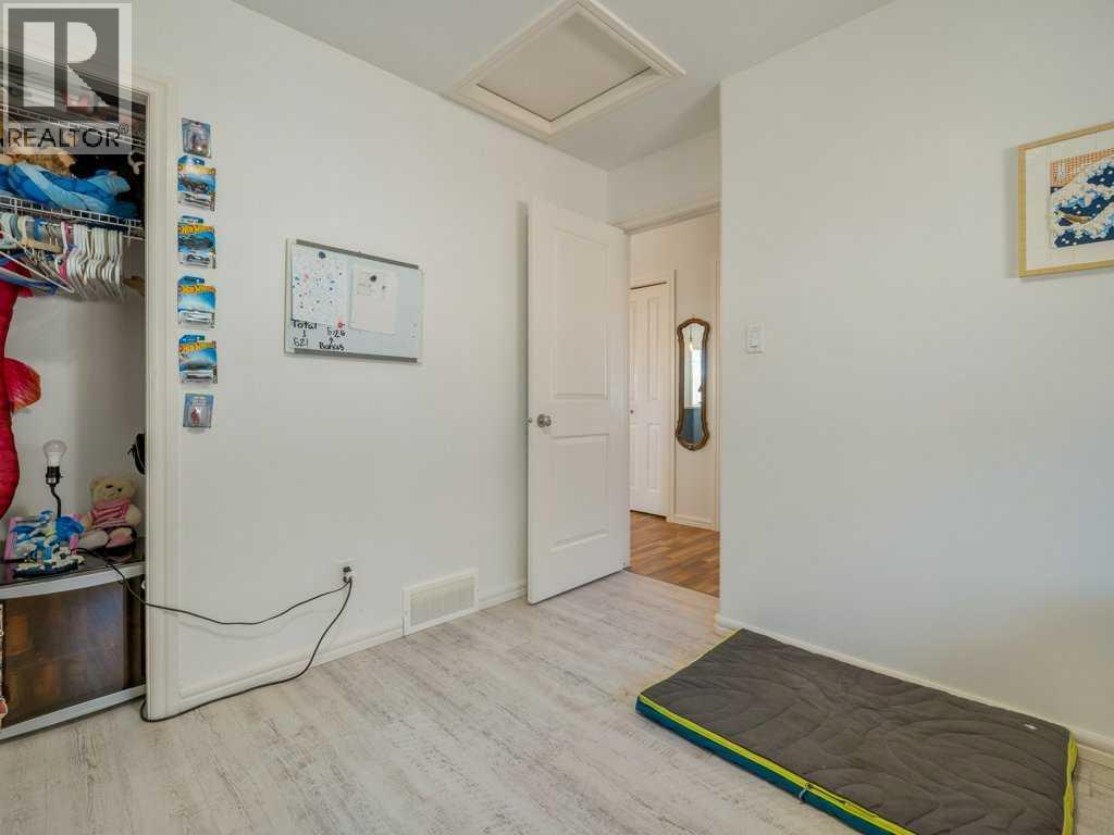 202 Mt Sundance Crescent W, Lethbridge, Alberta  T1J 0T6 - Photo 12 - A2318527