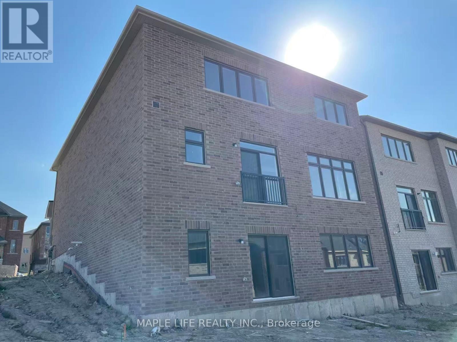162 Rowe Street, Bradford West Gwillimbury, Ontario  L3Z 4N2 - Photo 15 - N13418222