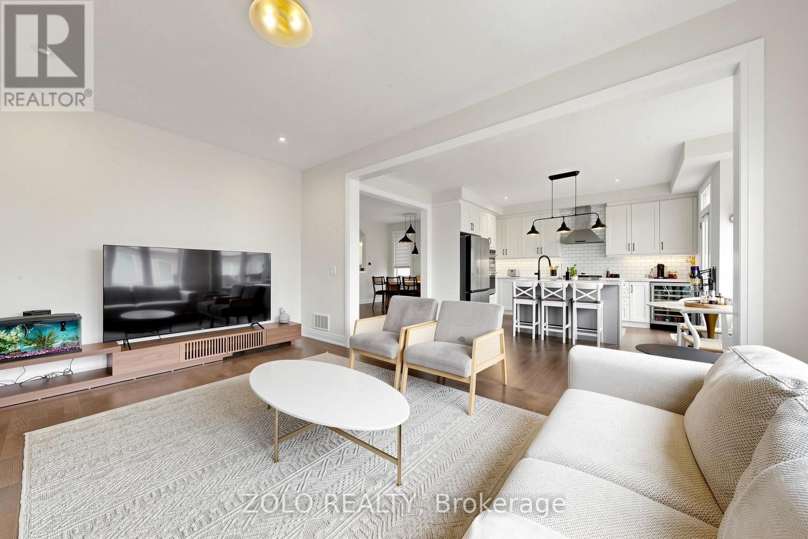 82 Murray Leonard Lane, East Gwillimbury, Ontario  L9N 0Z6 - Photo 6 - N13418224
