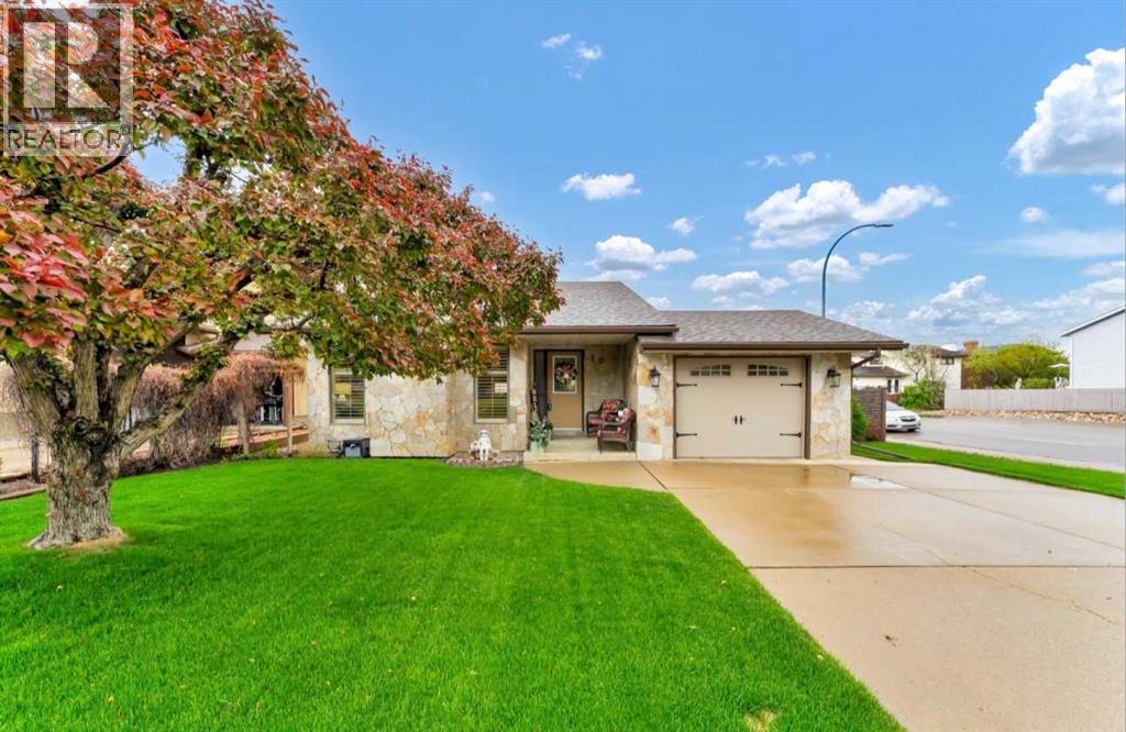 110 Carry Crescent SE, Medicine Hat, Alberta  T1B 3J8 - Photo 1 - A2313441