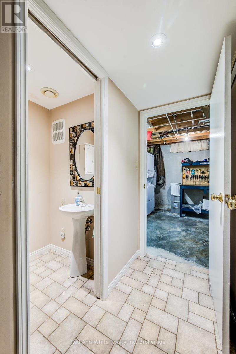 192 Warren Road, Kitchener, Ontario  N2M 4T7 - Photo 34 - X13418150