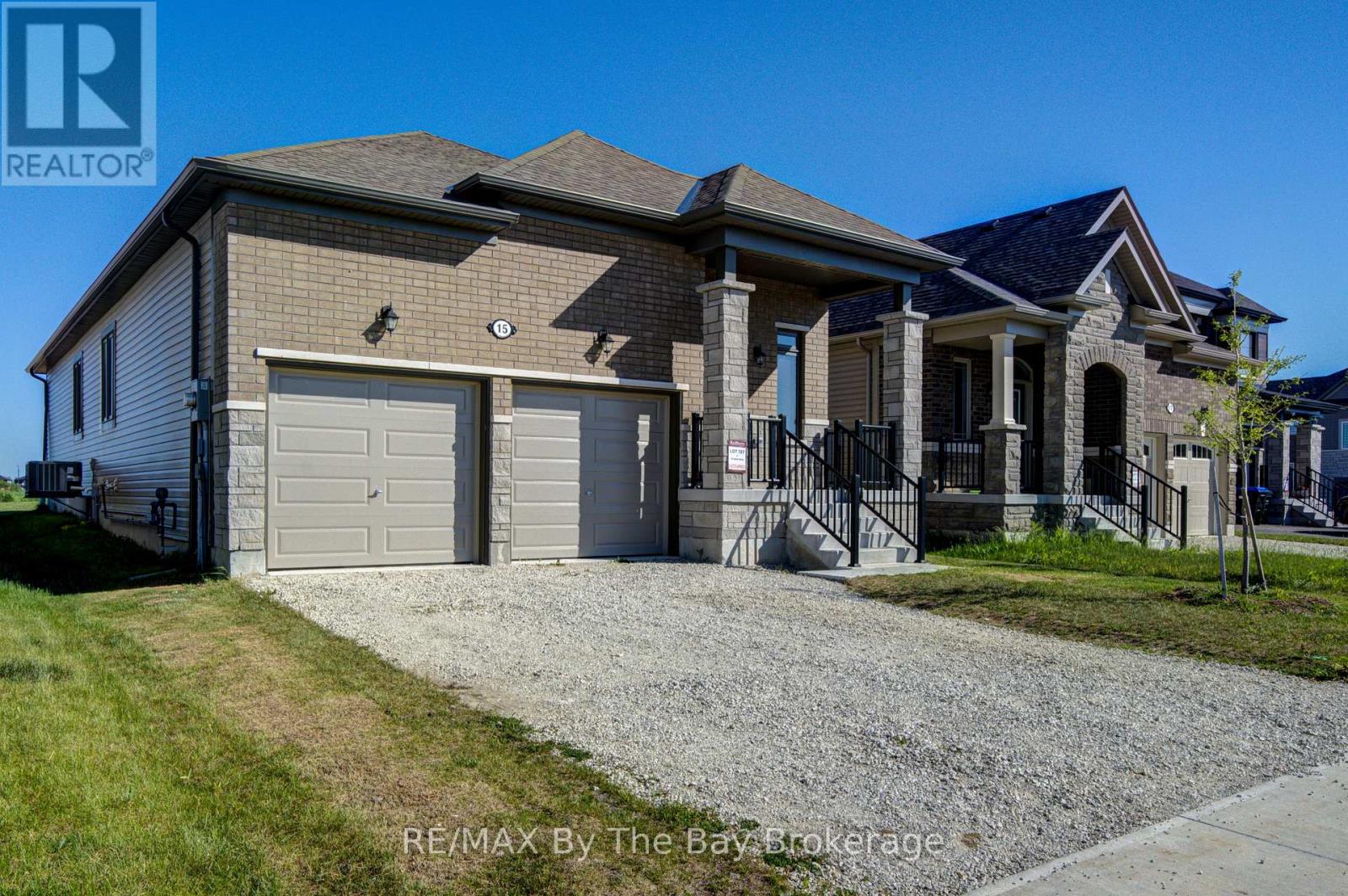 15 Union Boulevard, Wasaga Beach, Ontario  L9Z 0M6 - Photo 2 - S13418302