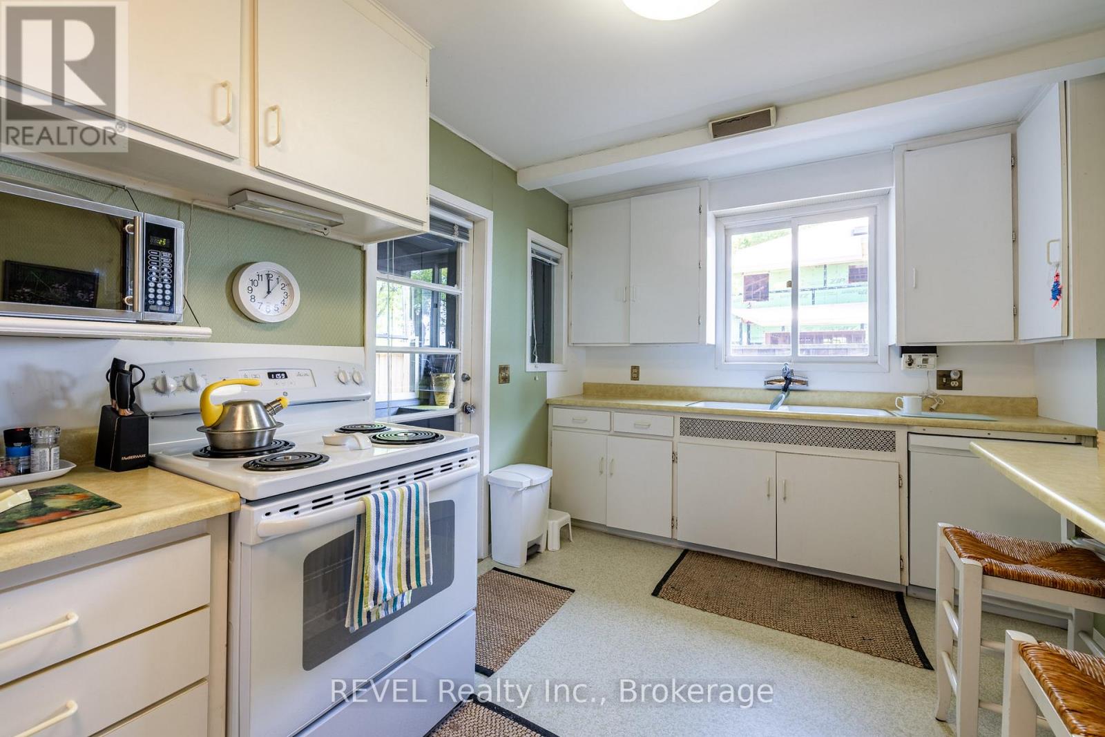 2133 Macdonald Drive, Fort Erie, Ontario  L2A 5M4 - Photo 14 - X13223926