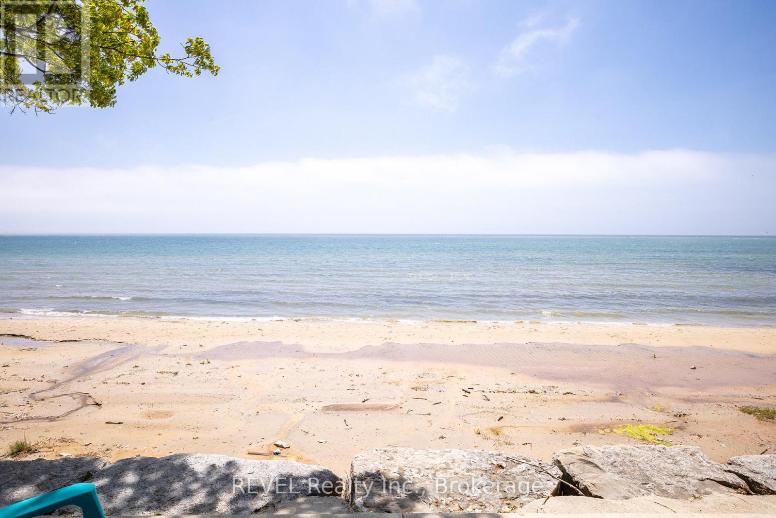 2133 Macdonald Drive, Fort Erie, Ontario  L2A 5M4 - Photo 2 - X13223926
