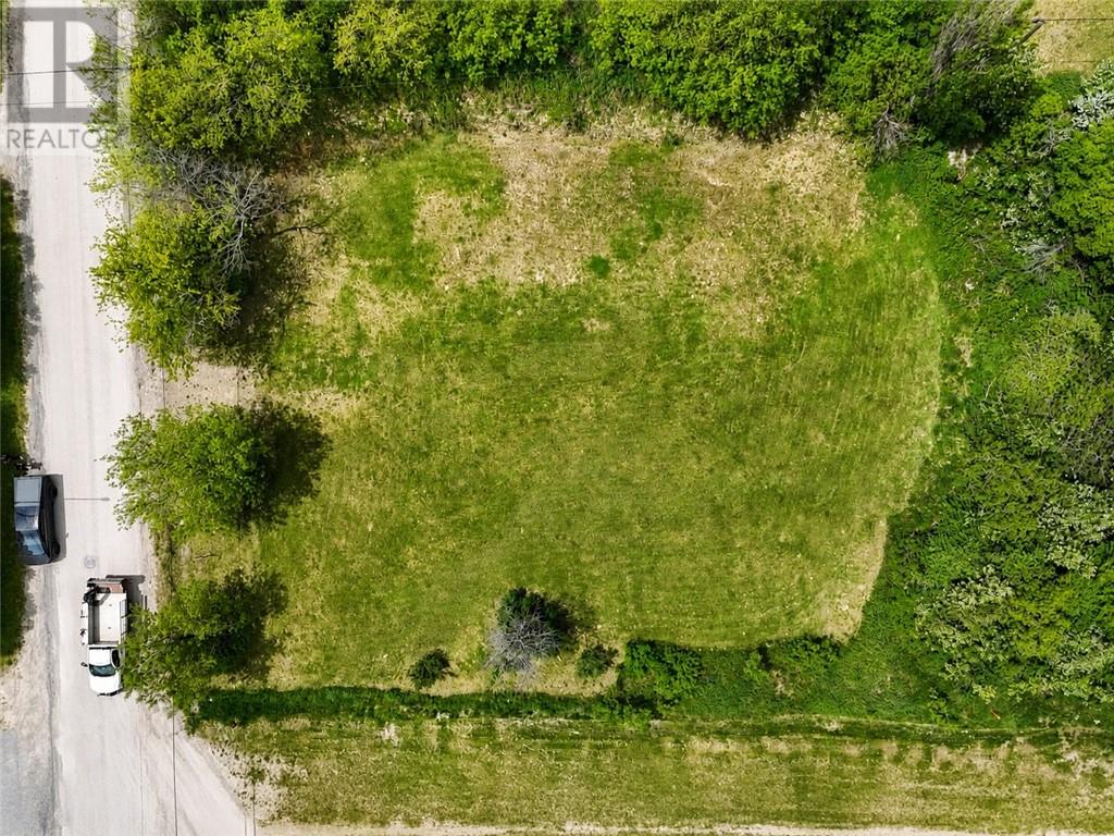 33 Vankoughnet Street, Little Current, Ontario  P0P 1K0 - Photo 5 - 2128321