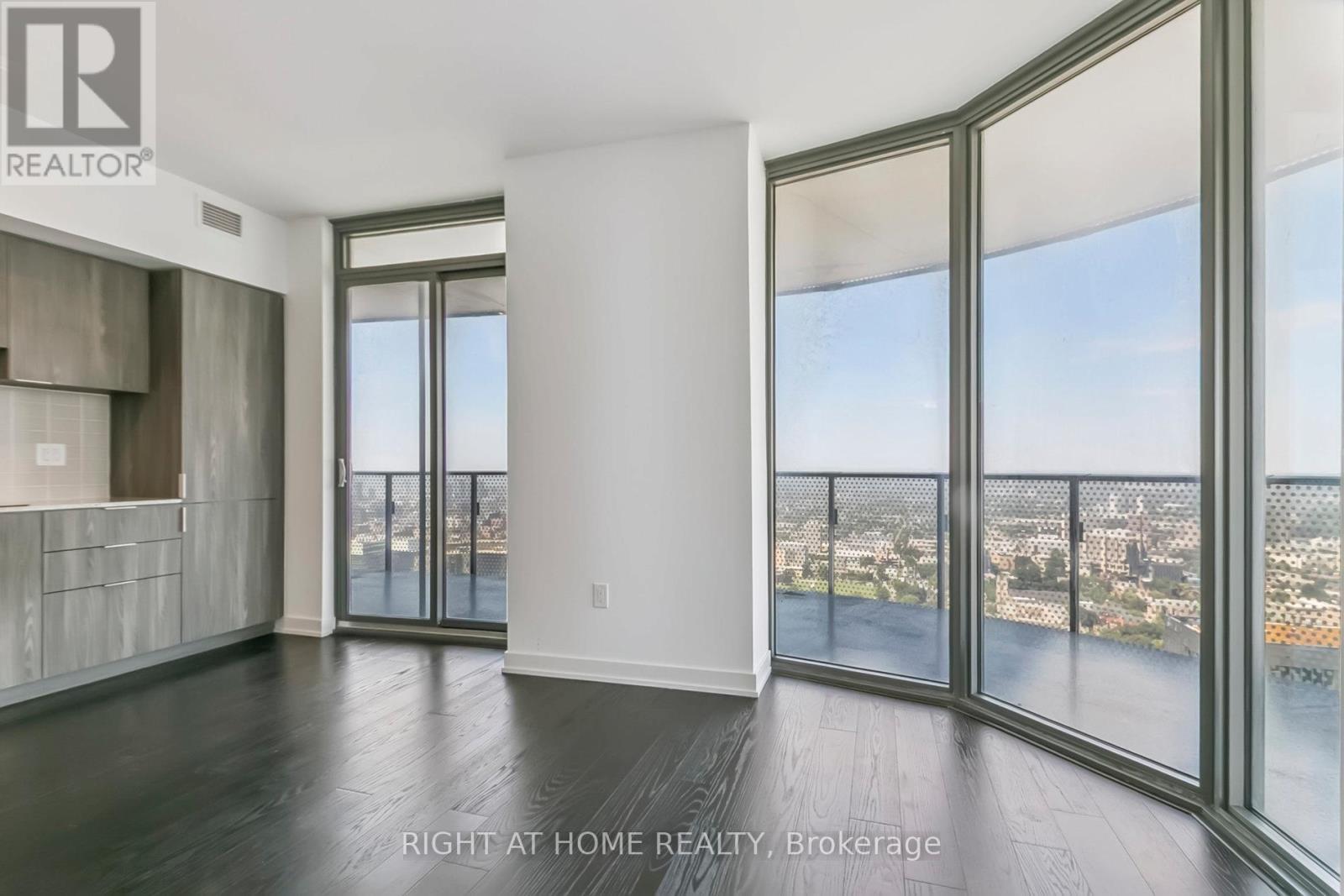 5408 - 11 Wellesley St W Avenue, Toronto, Ontario  M4Y 1E8 - Photo 12 - C13418232