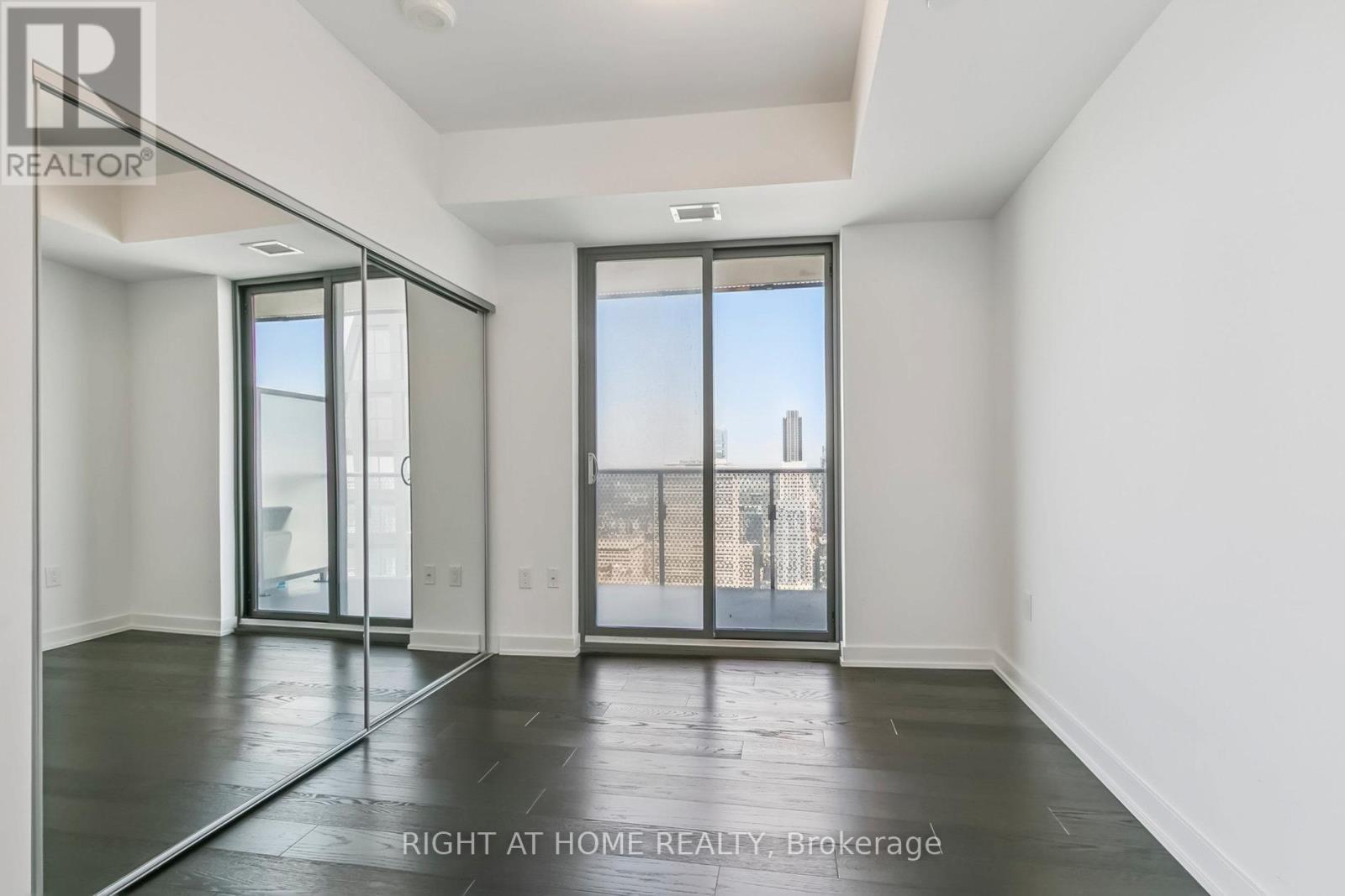 5408 - 11 Wellesley St W Avenue, Toronto, Ontario  M4Y 1E8 - Photo 22 - C13418232