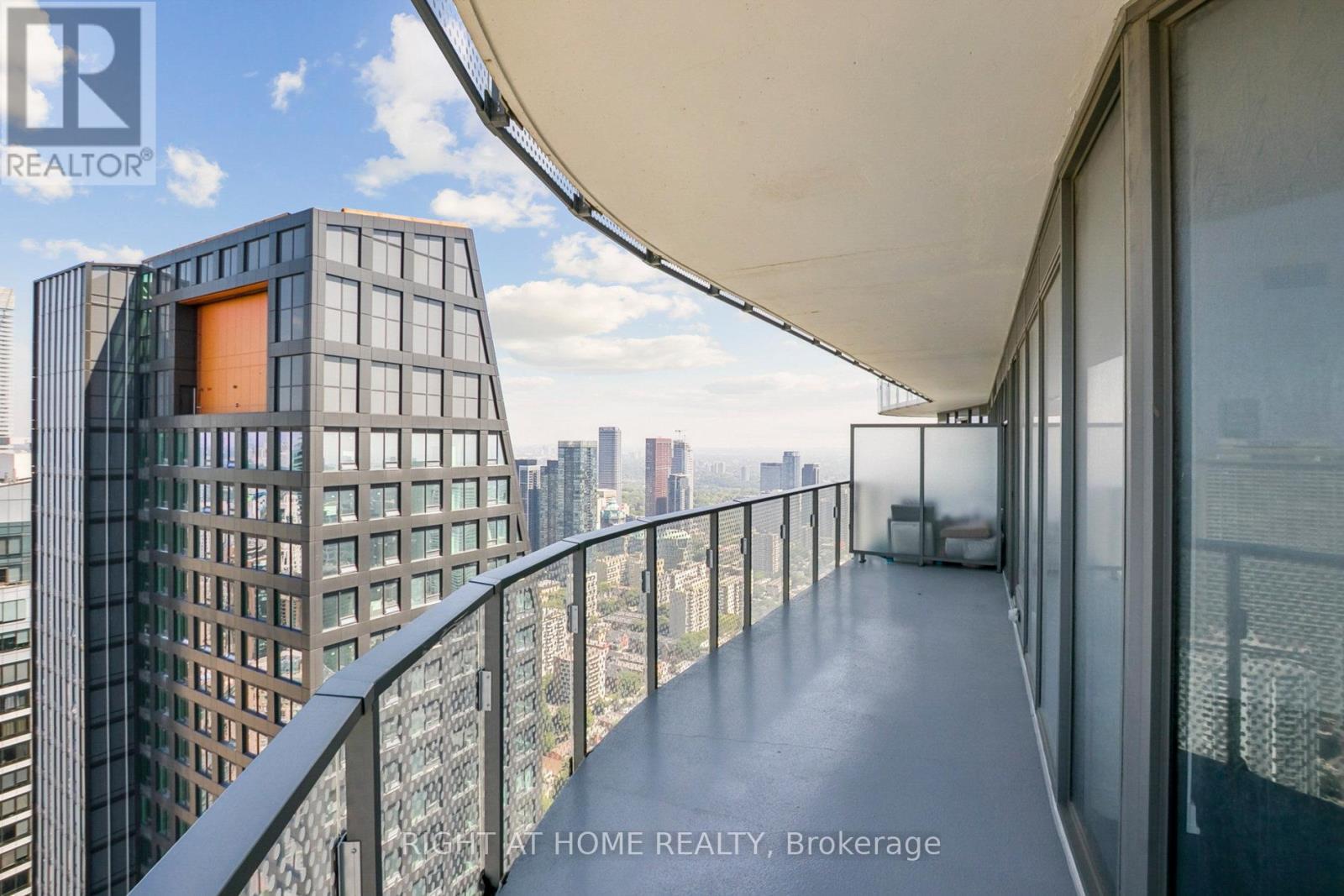 5408 - 11 Wellesley St W Avenue, Toronto, Ontario  M4Y 1E8 - Photo 34 - C13418232