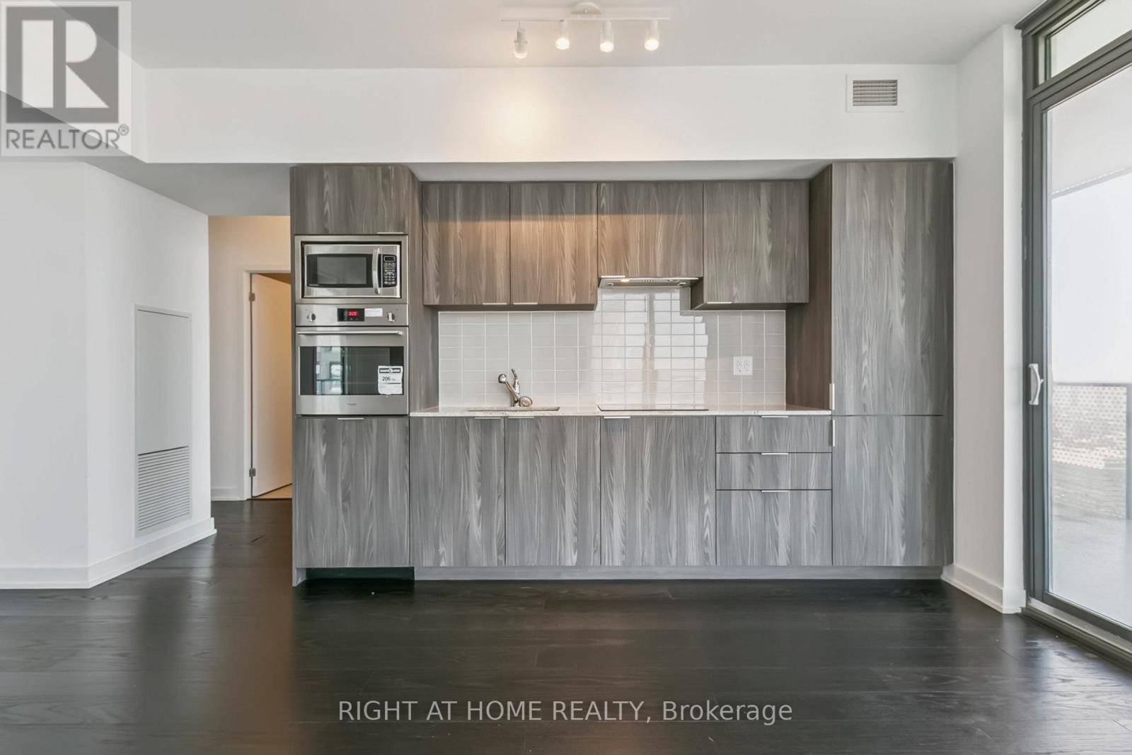 5408 - 11 Wellesley St W Avenue, Toronto, Ontario  M4Y 1E8 - Photo 5 - C13418232