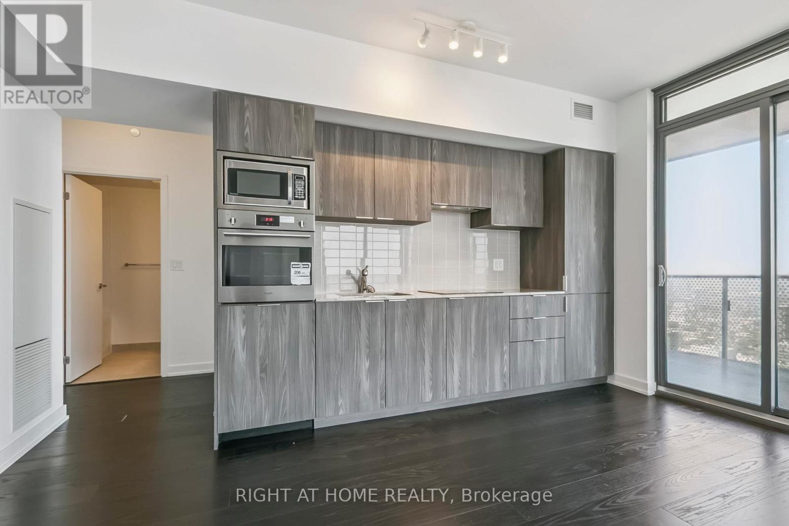 5408 - 11 Wellesley St W Avenue, Toronto, Ontario  M4Y 1E8 - Photo 6 - C13418232