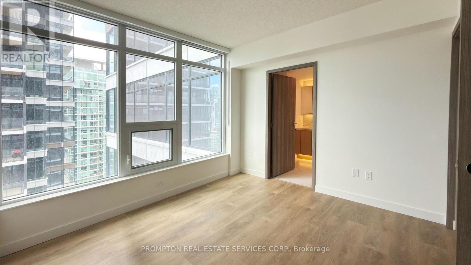 2805 - 3 Concord Cityplace Way, Toronto, Ontario  M5V 0X4 - Photo 5 - C13418280
