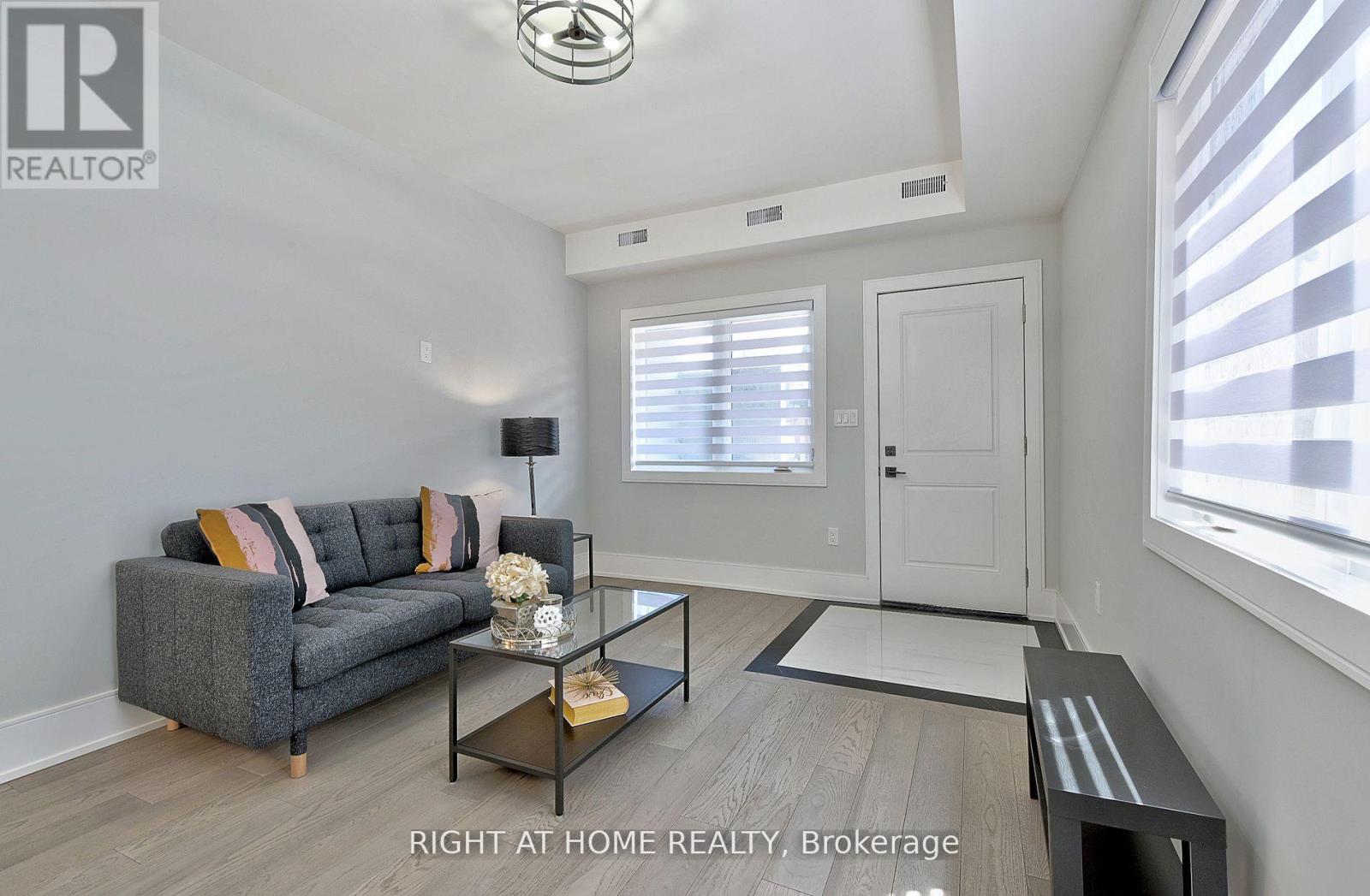 # 2 - 131 Brock Avenue, Toronto, Ontario  M6K 2L5 - Photo 2 - C13418334