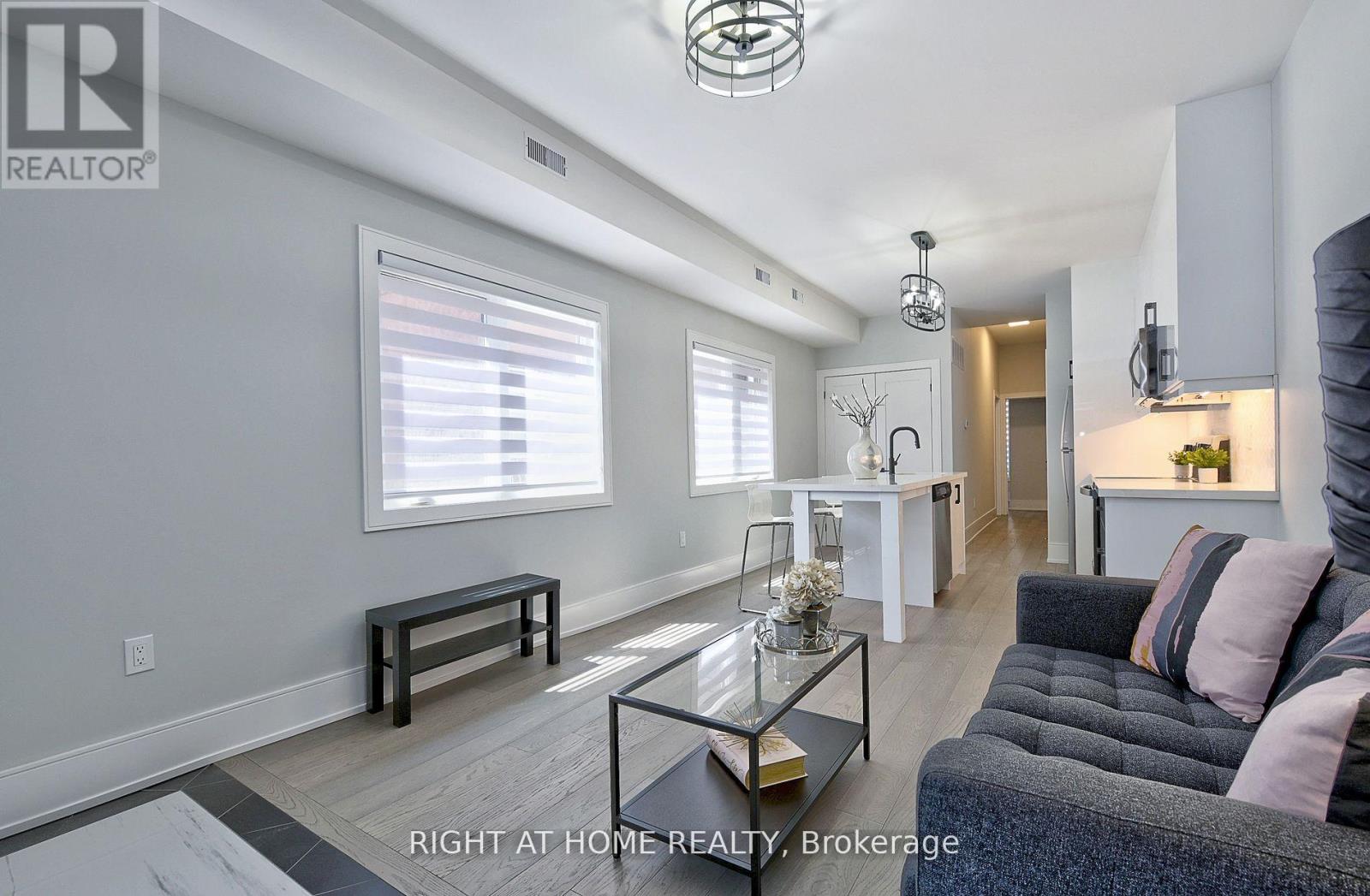 # 2 - 131 Brock Avenue, Toronto, Ontario  M6K 2L5 - Photo 3 - C13418334