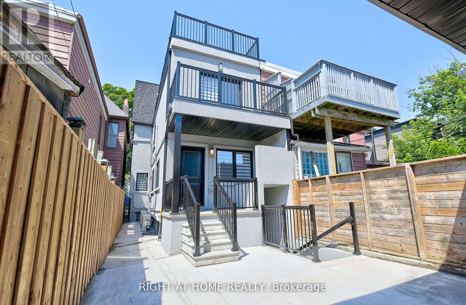 # 2 - 131 Brock Avenue, Toronto, Ontario  M6K 2L5 - Photo 6 - C13418334