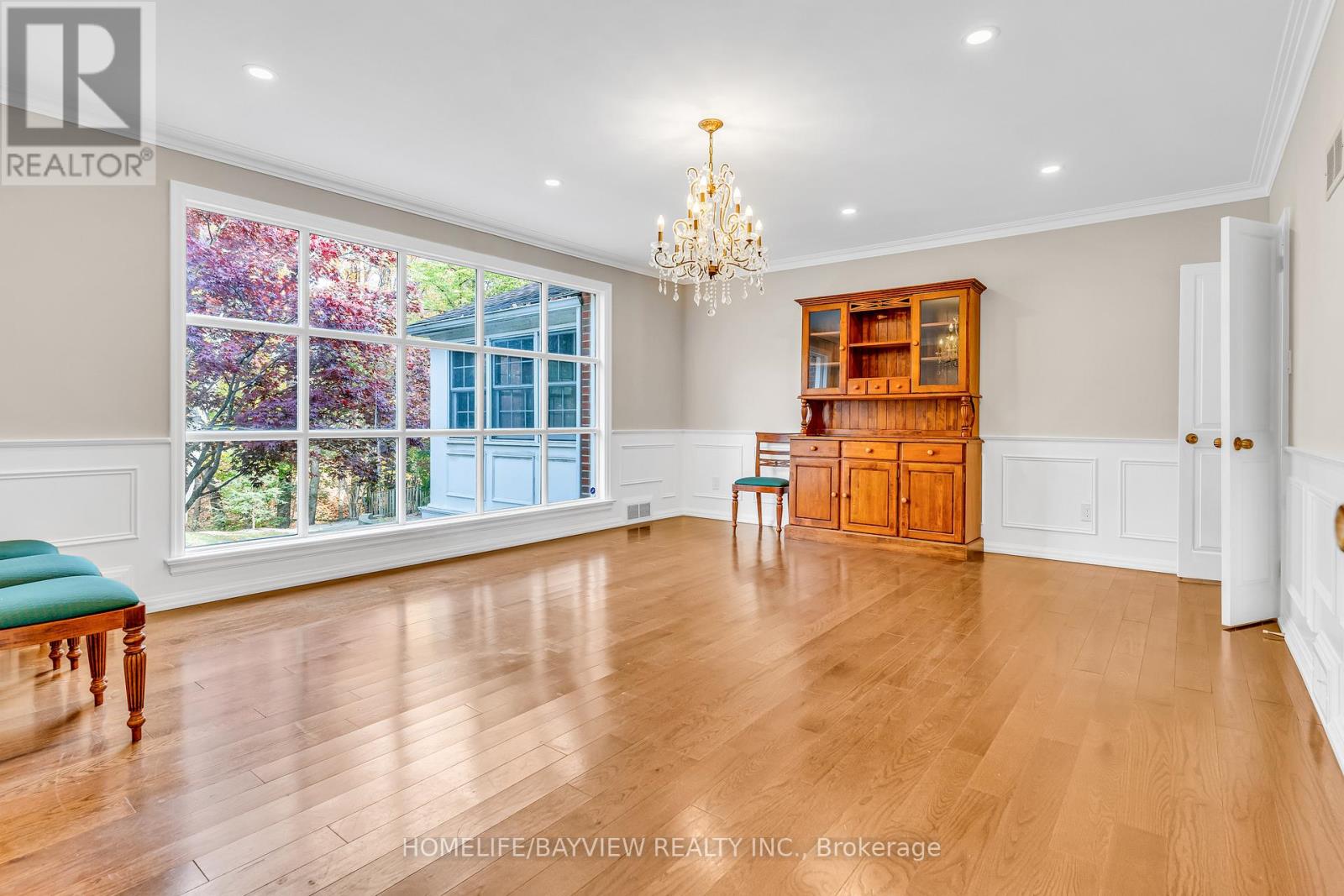 22 Salonica Road, Toronto, Ontario  M3C 2L9 - Photo 11 - C13418338