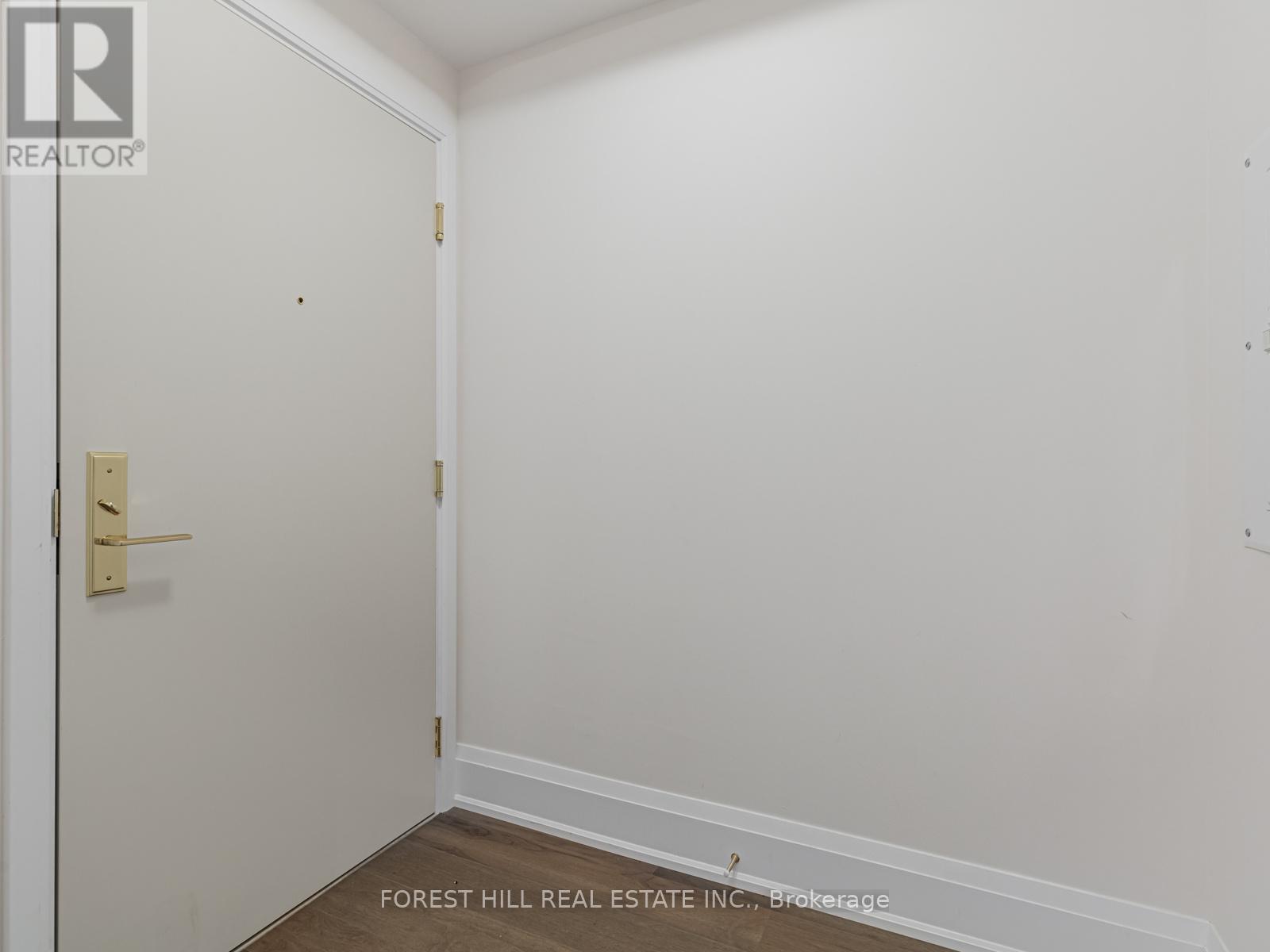 810 - 88 Cumberland Street, Toronto, Ontario  M5R 1A3 - Photo 2 - C13418374