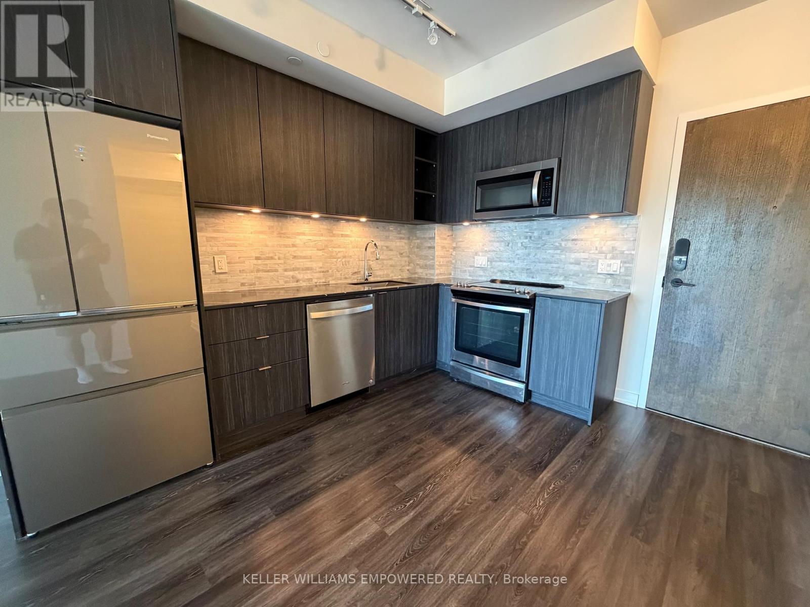 503 - 100 Eagle Rock Way, Vaughan, Ontario  L6A 5B9 - Photo 4 - N13418256